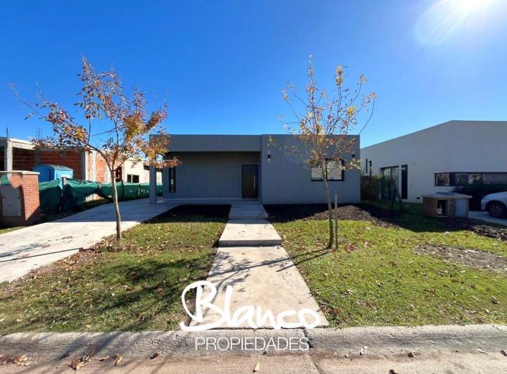 Casa · 180m² · 5 Ambientes · 1 Cochera