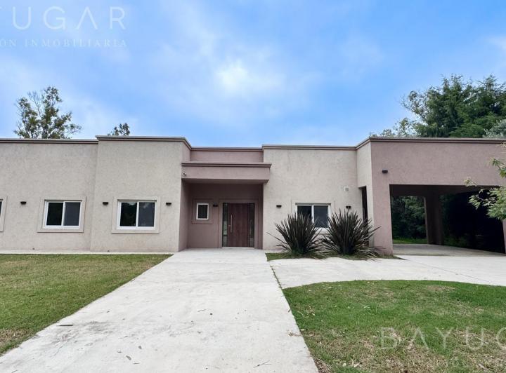 Casa · 200m² · 5 Ambientes · 2 Cocheras
