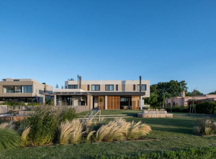 Casa · 532m² · 10 Ambientes · 2 Cocheras