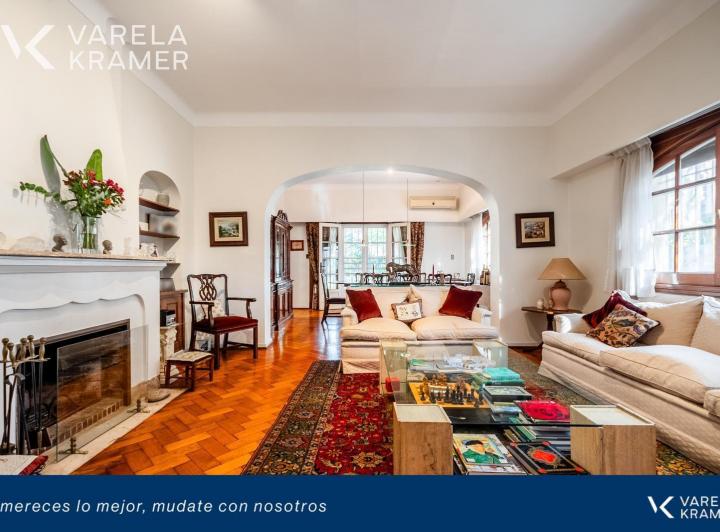 Casa · 247m² · 6 Ambientes · 1 Cochera