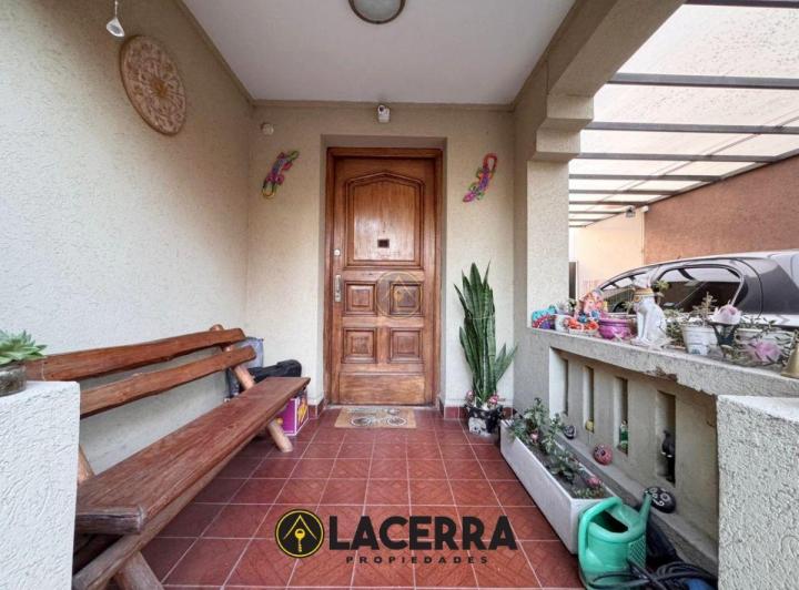 Casa · 172m² · 6 Ambientes · 2 Cocheras
