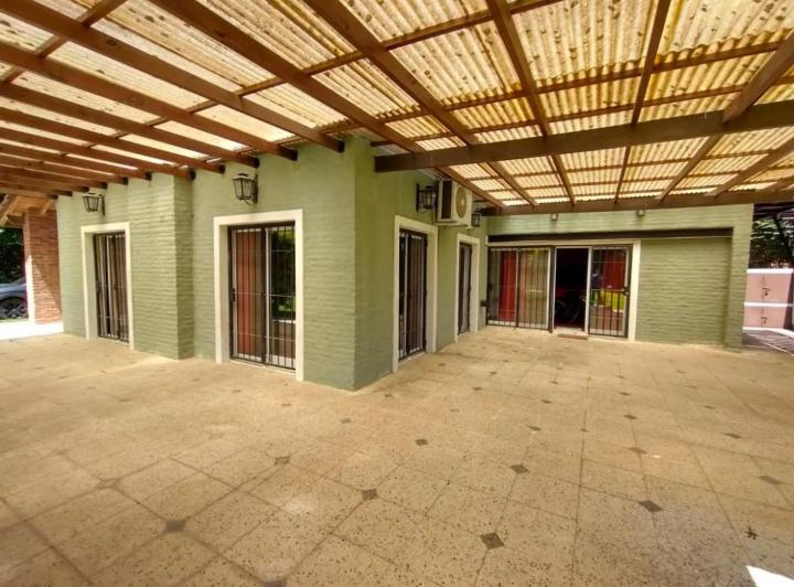Casa · 400m² · 5 Ambientes