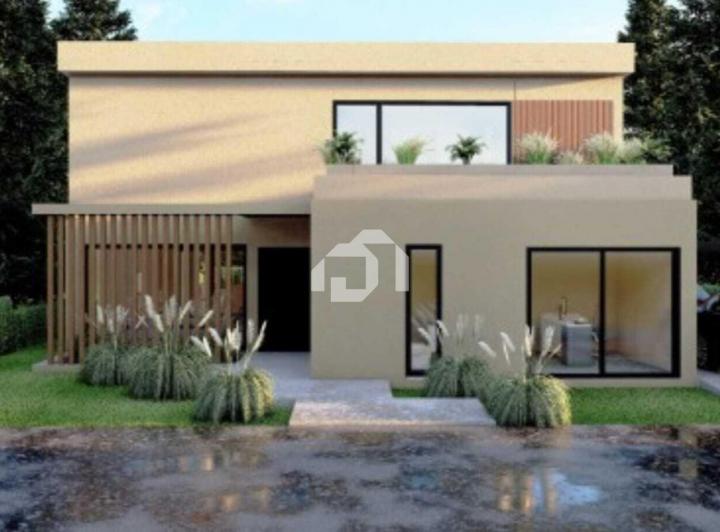 Casa · 185m² · 5 Ambientes · 2 Cocheras