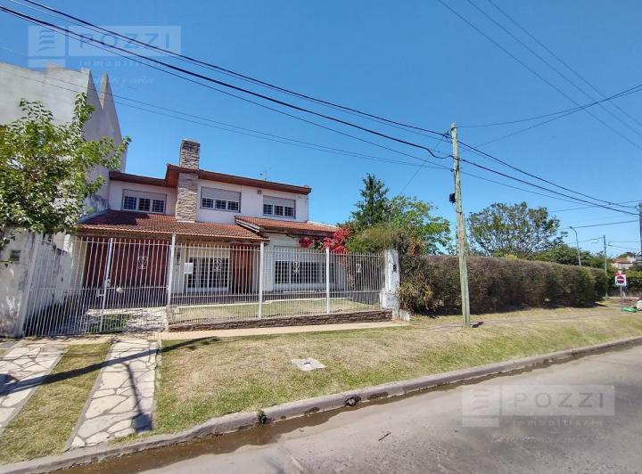 Casa · 280m² · 8 Ambientes · 2 Cocheras