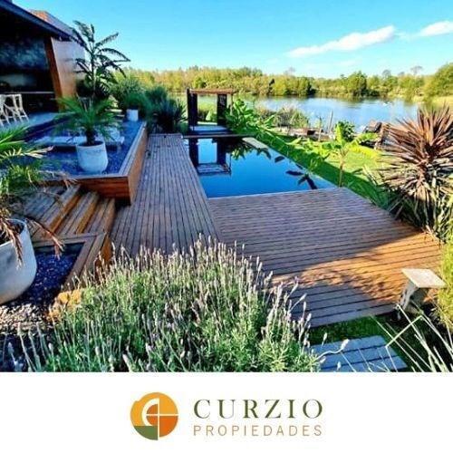 Casa · 229m² · 5 Ambientes · 1 Cochera
