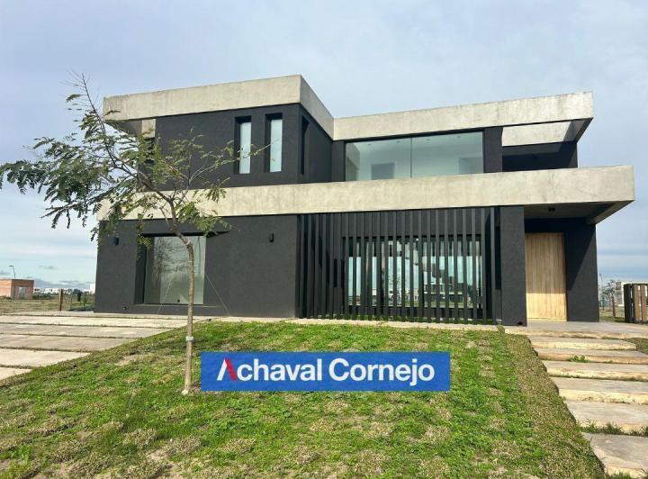 Casa · 191m² · 4 Ambientes · 5 Cocheras