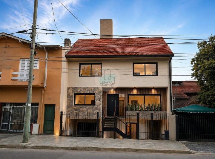Casa · 236m² · 6 Ambientes · 1 Cochera
