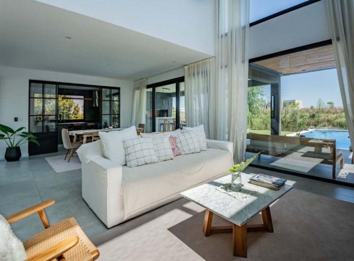 Casa · 270m² · 7 Ambientes
