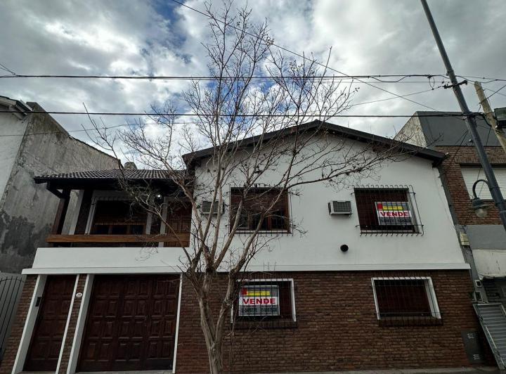 Casa · 190m² · 6 Ambientes · 1 Cochera