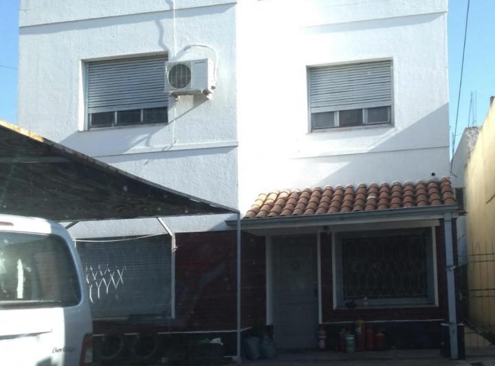 Casa · 200m² · 8 Ambientes · 5 Cocheras