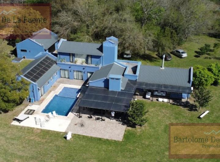 Casa · 310m² · 10 Ambientes · 3 Cocheras