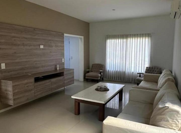 Casa · 210m² · 5 Ambientes