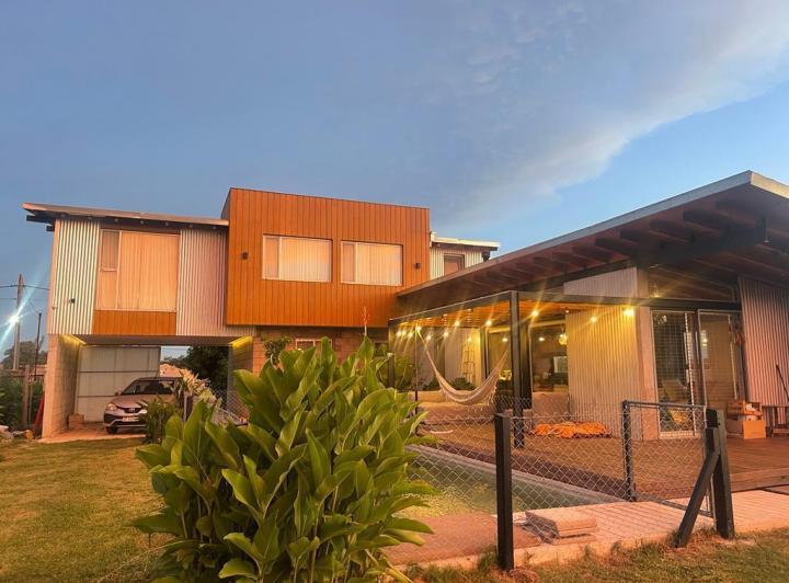 Casa · 160m² · 5 Ambientes · 2 Cocheras