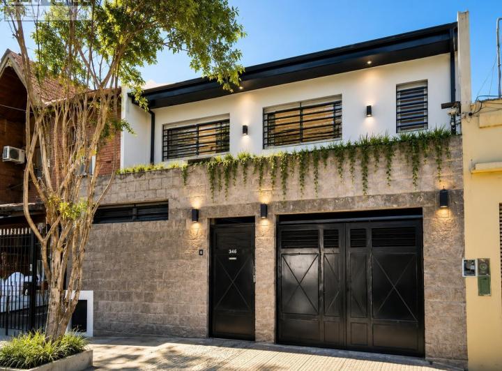 Casa · 261m² · 5 Ambientes · 1 Cochera