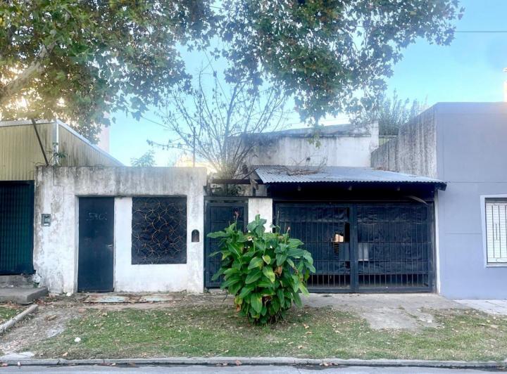 Casa · 150m² · 8 Ambientes · 2 Cocheras