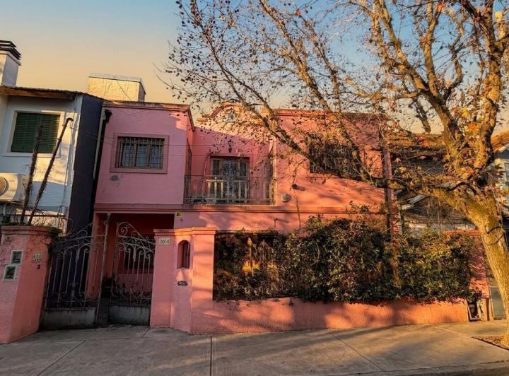 Casa · 190m² · 6 Ambientes · 1 Cochera