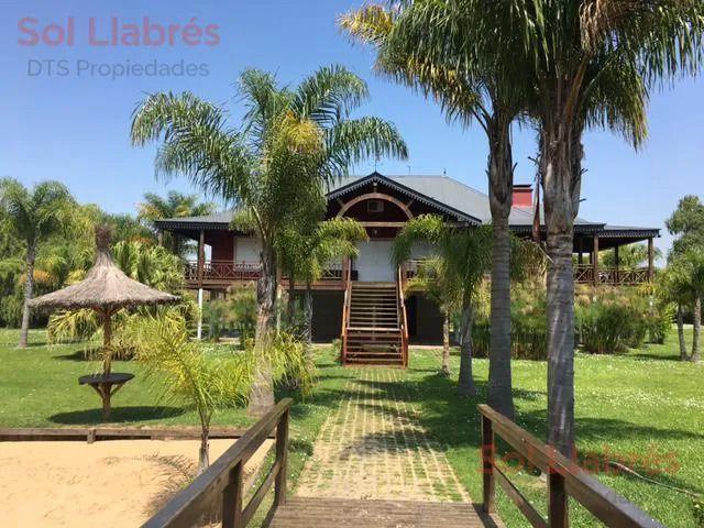Casa · 250m² · 5 Ambientes