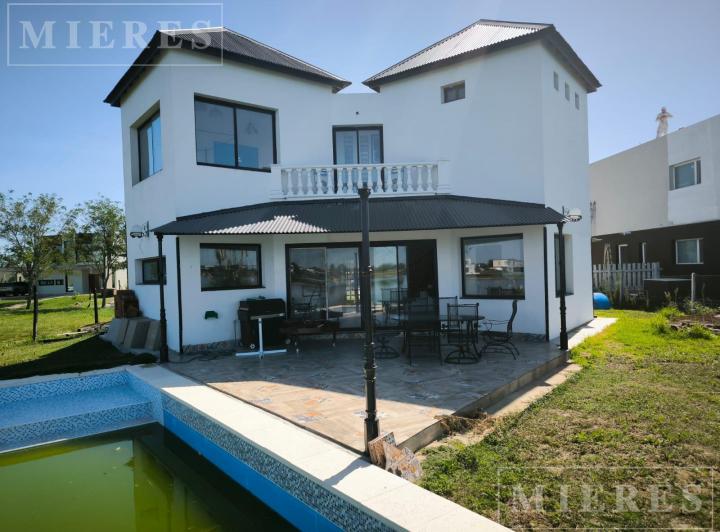 Casa · 150m² · 6 Ambientes