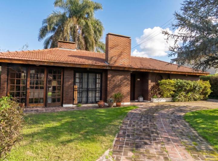 Casa · 115m² · 5 Ambientes · 3 Cocheras