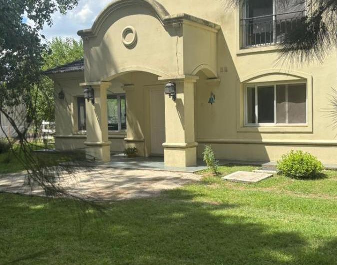 Casa · 222m² · 6 Ambientes