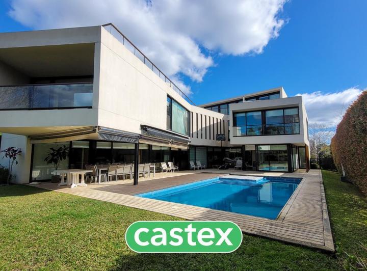 Casa · 462m² · 9 Ambientes · 2 Cocheras
