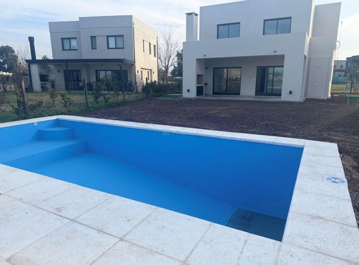 Casa · 154m² · 5 Ambientes · 2 Cocheras