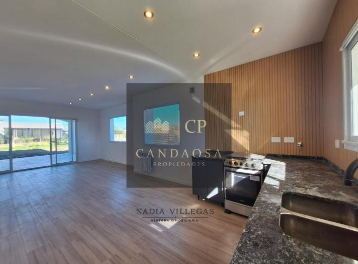 Casa · 165m² · 5 Ambientes · 3 Cocheras