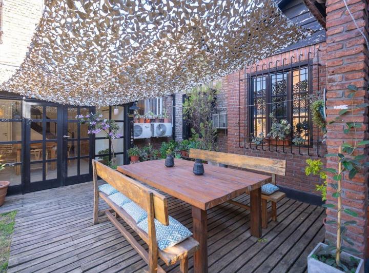 Casa · 278m² · 6 Ambientes · 1 Cochera