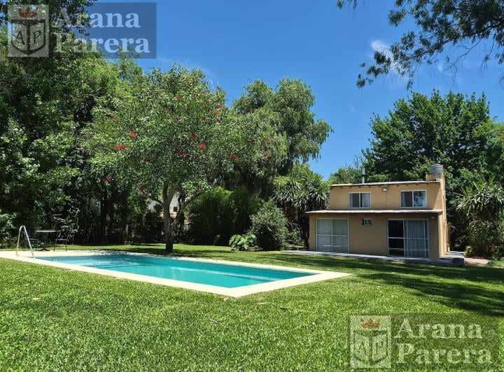 Casa · 137m² · 4 Ambientes · 4 Cocheras