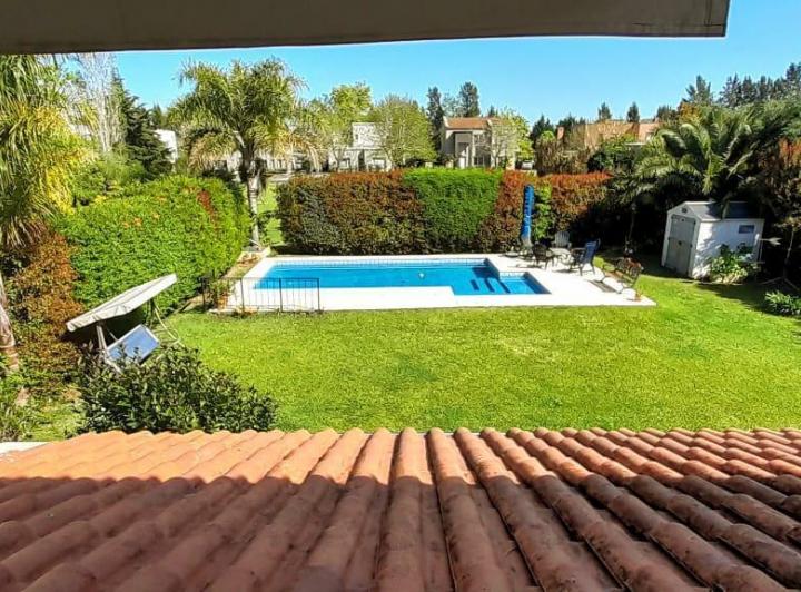 Casa · 192m² · 6 Ambientes · 6 Cocheras