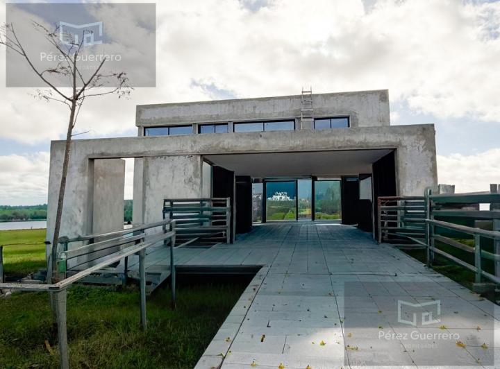 Casa · 283m² · 5 Ambientes