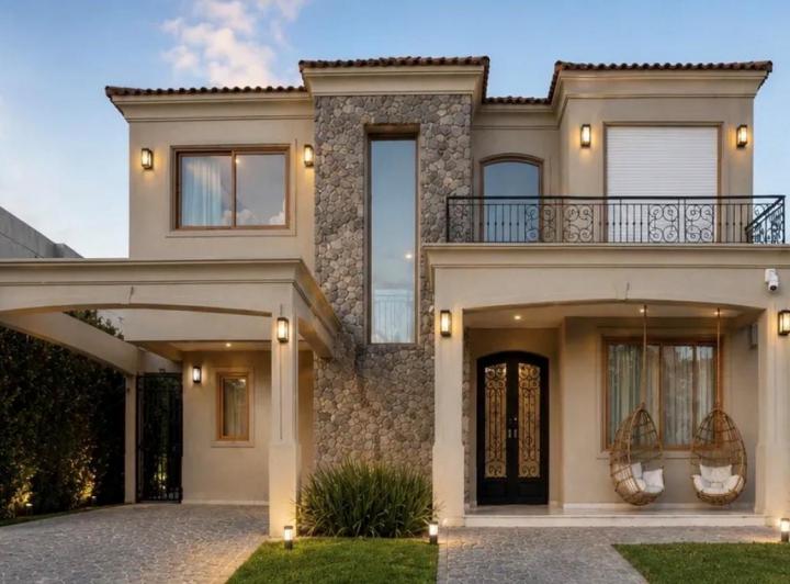Casa · 400m² · 9 Ambientes · 1 Cochera