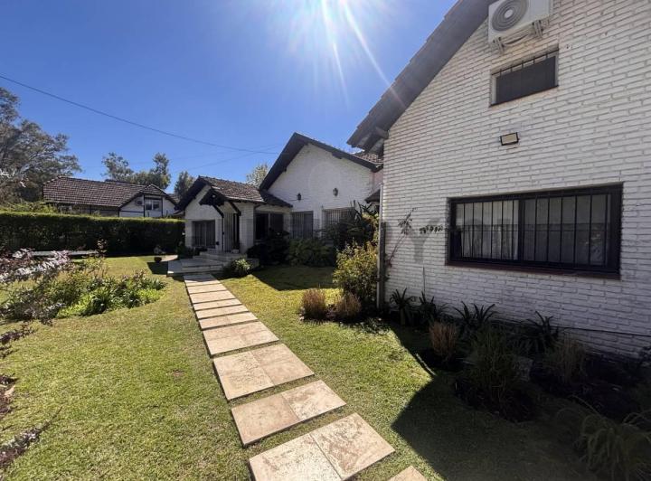 Casa · 271m² · 6 Ambientes