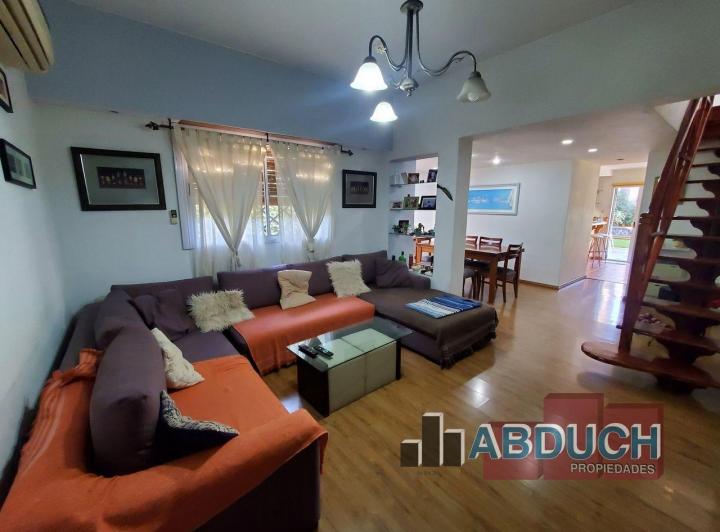 Casa · 115m² · 5 Ambientes · 1 Cochera