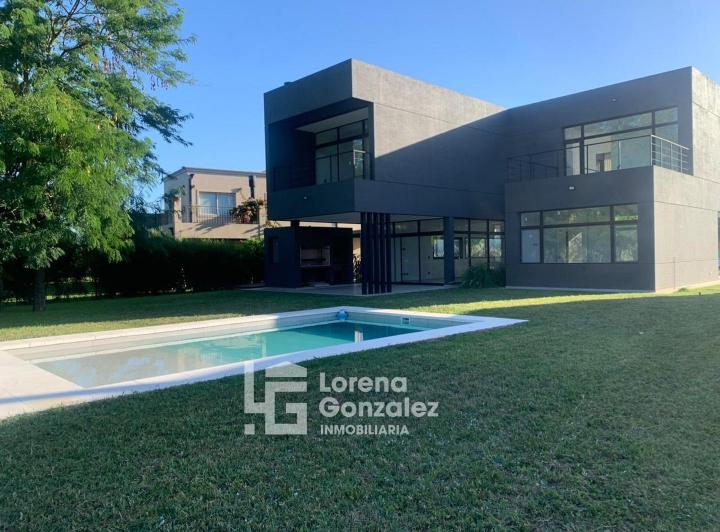 Casa · 273m² · 5 Ambientes · 6 Cocheras