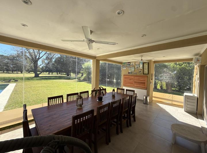 Casa · 200m² · 6 Ambientes · 3 Cocheras