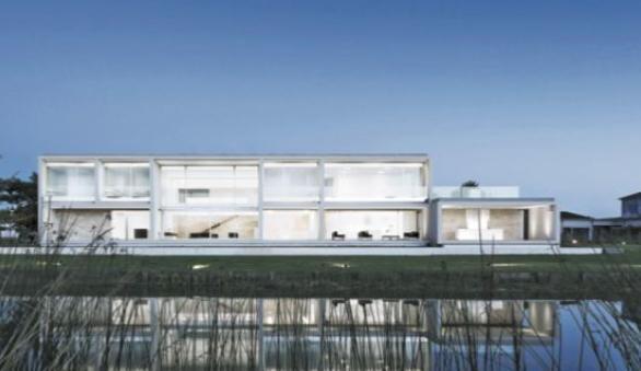 Casa · 551m² · 5 Ambientes · 2 Cocheras