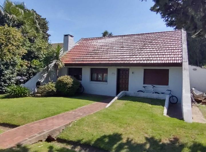 Casa · 140m² · 5 Ambientes · 1 Cochera