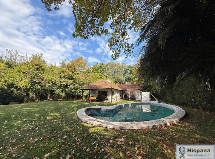 Casa · 145m² · 7 Ambientes · 1 Cochera
