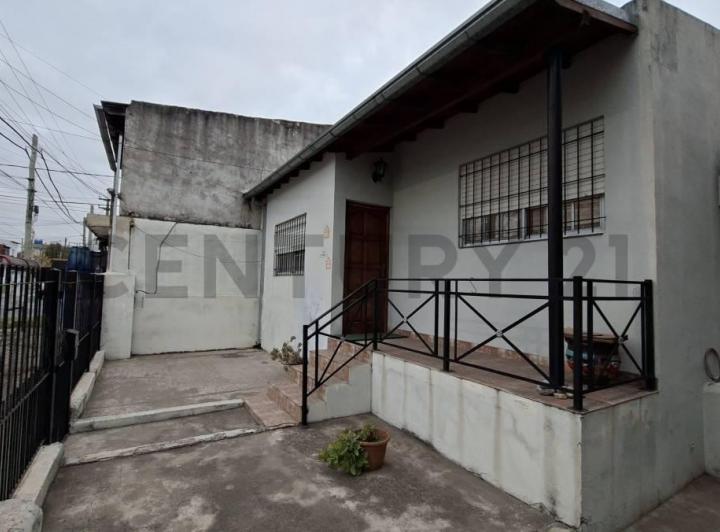 Casa · 170m² · 5 Ambientes · 4 Cocheras