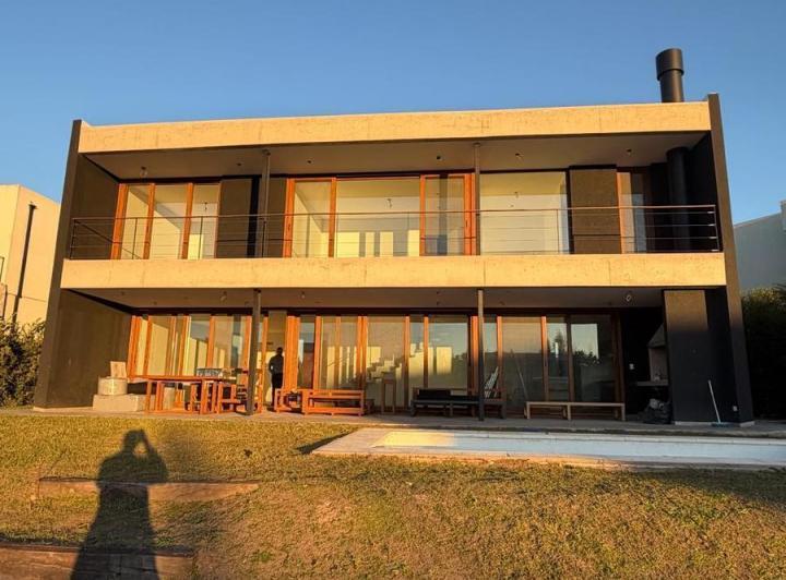 Casa · 253m² · 5 Ambientes