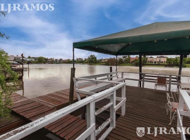 Casa · 472m² · 4 Dormitorios