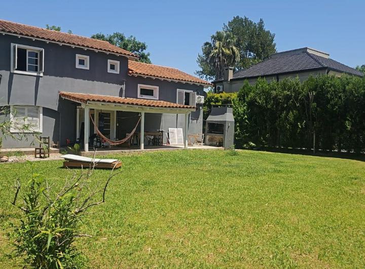 Casa · 131m² · 5 Ambientes · 3 Cocheras
