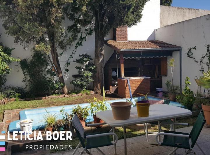 Casa · 210m² · 5 Ambientes · 1 Cochera