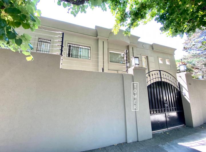 Casa · 450m² · 7 Ambientes · 2 Cocheras