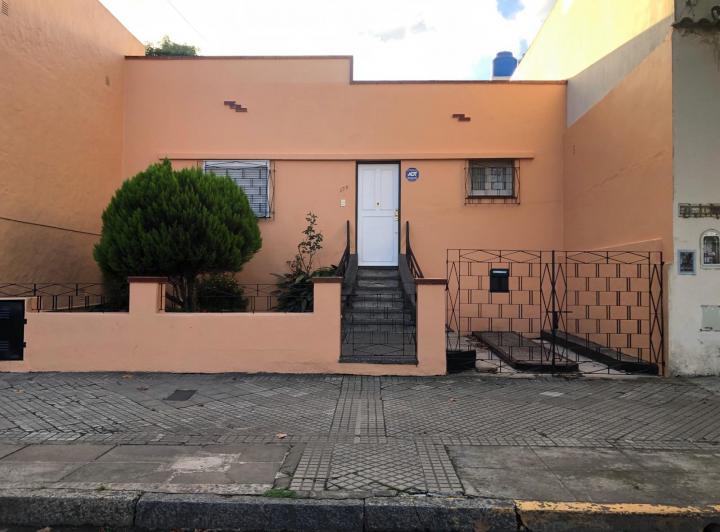 Casa · 1m² · 5 Ambientes · 1 Cochera