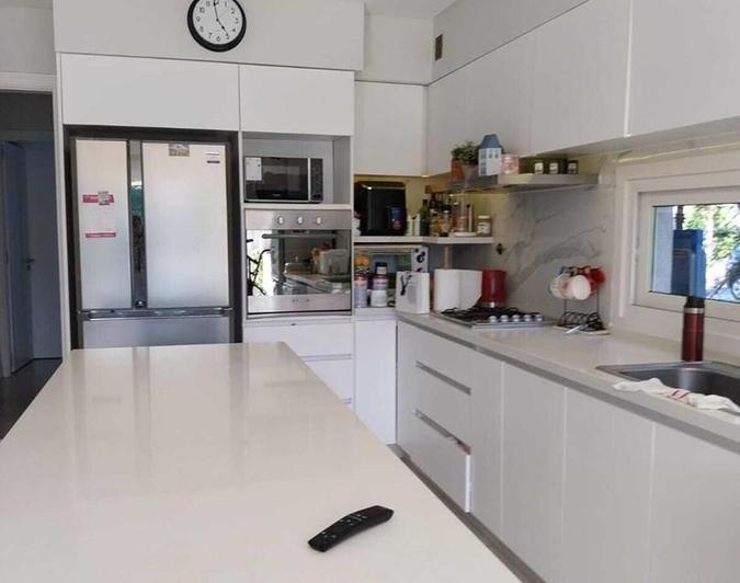 Casa · 230m² · 5 Ambientes · 2 Cocheras