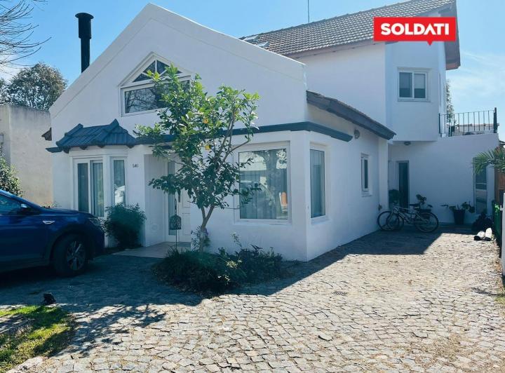 Casa · 170m² · 6 Ambientes