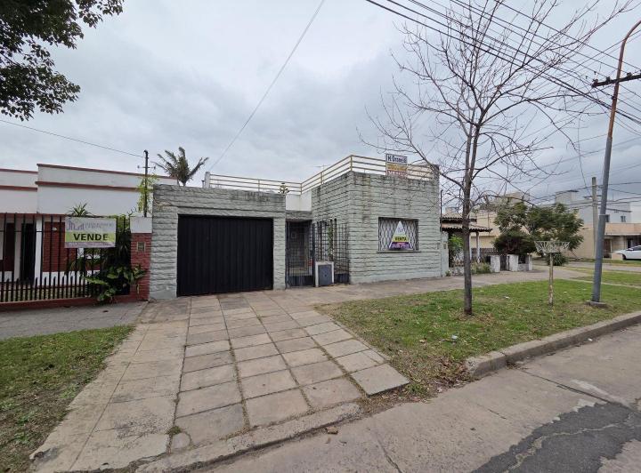 Casa · 174m² · 5 Ambientes · 1 Cochera