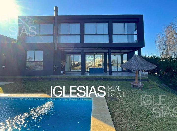 Casa · 246m² · 6 Ambientes